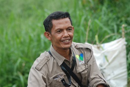 WCS Indonesia's Wildlife Response Unit Coordinator, Tabah, Receives Disney Conservation Hero Award